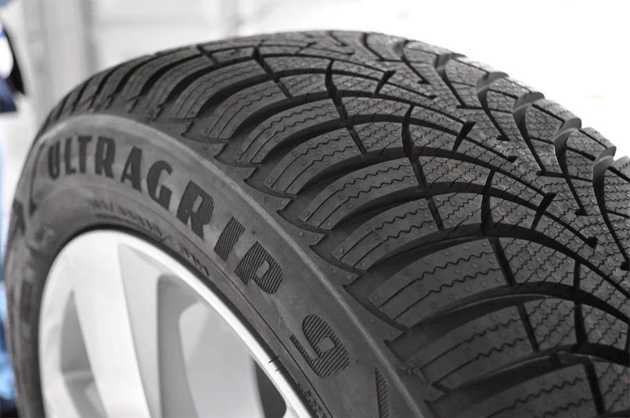Image Goodyear Ultra Grip 9 205/55 R16