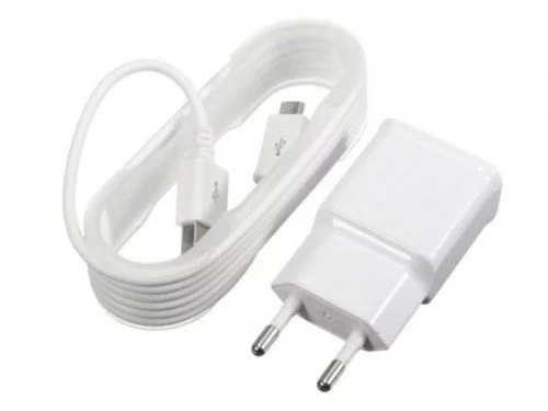 Image Incarcator Helmet Cable USB to Micro-USB 2xUSB 2.4A White
