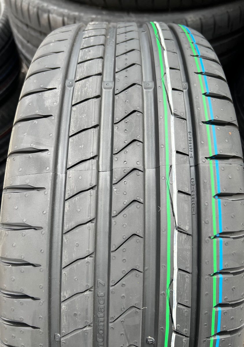 Шина Continental PremiumContact 7 225/55R17 101Y XL